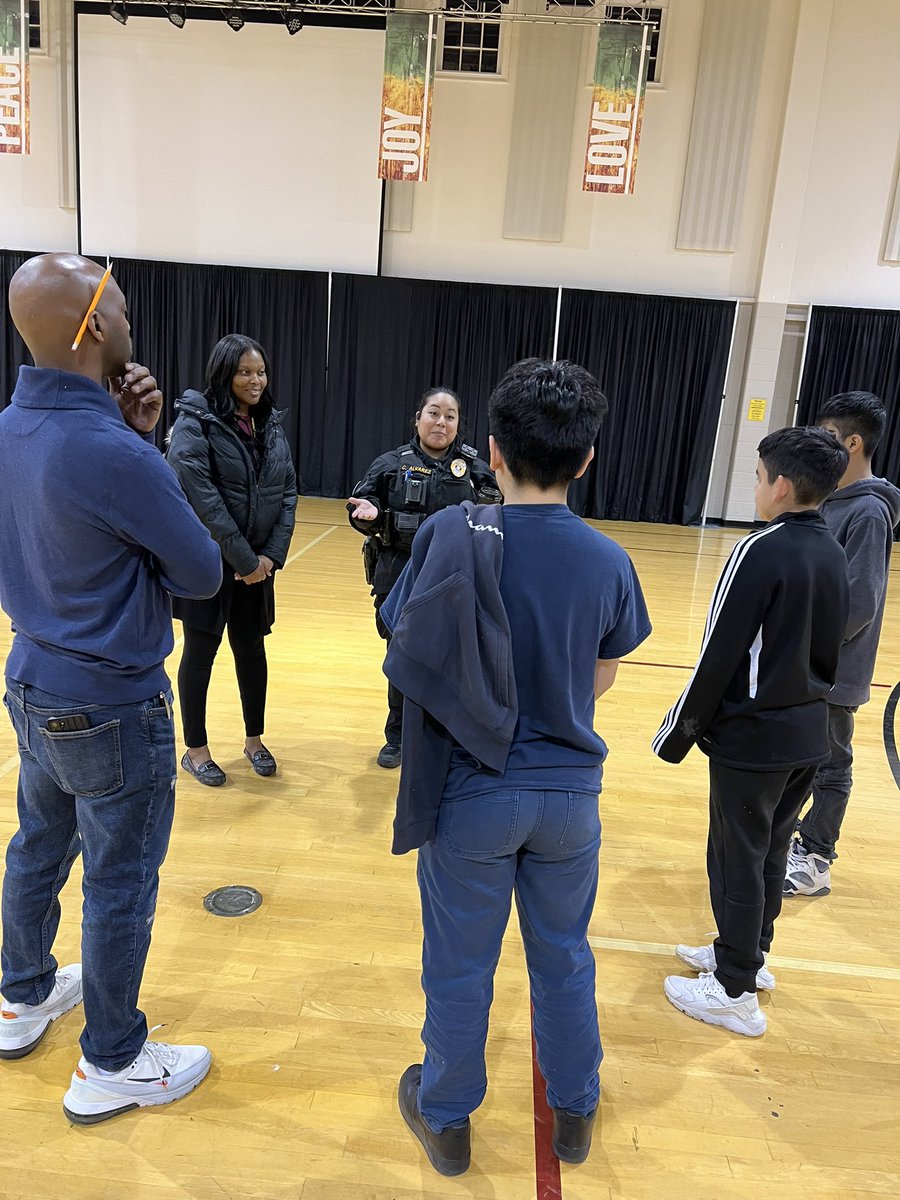 NextGenFocus's tweet image. Thank you SO much to @NorcrossPD for taking time to mentor our middle schoolers and making a positive difference in their lives!! #SmarterMe #tutoring #mentoring #gwinnettcounty #norcross