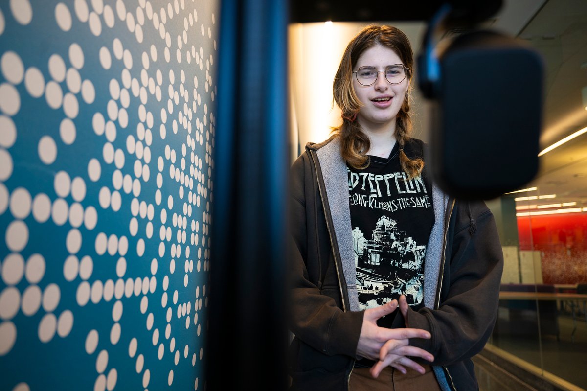 How do you train a #robot? Take it out of the lab, according to <a href="/Northeastern/">Northeastern University</a> researcher Zhi Tan. 

Read more: bit.ly/3ZHak3J 🤖