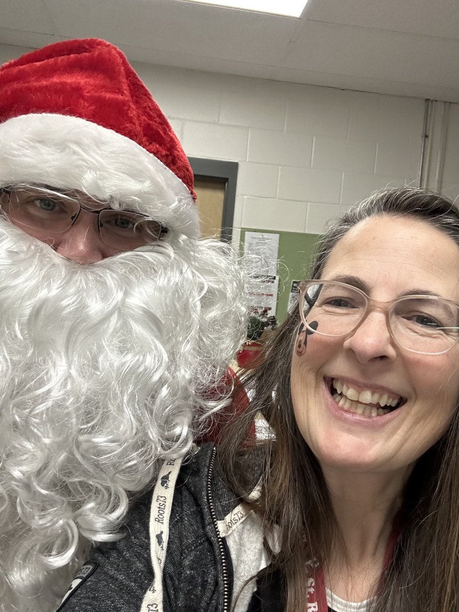 ButlerMargie's tweet photo. Guess who came to town a little early to visit all the kiddos at St Rose!! Ok and the big kiddos as well!!🎅🎄🎁❤️ #StRoseStrong~We All Belong https://t.co/hiDDYDi5Nq