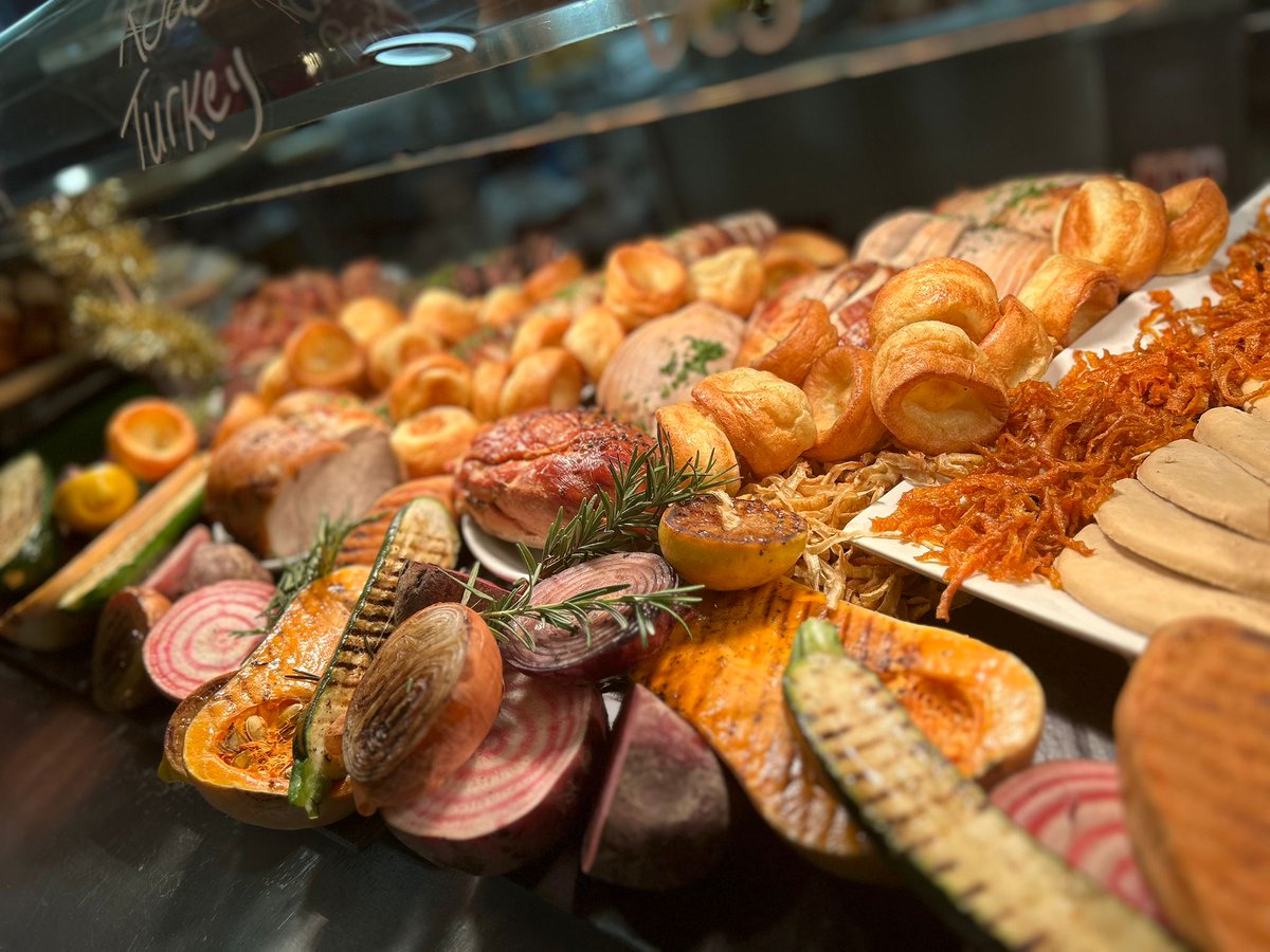 Christmas Lunch looked lovely at JCB Academy earlier this week!

Excellent job team! 🎄🍽️

🍝CMC School food
🍽In-house Catering Consultants for schools &amp; colleges
📞 07791282704
📧enquiries@cmcschoolfood.co.uk
💻cmcschoolfood.co.uk