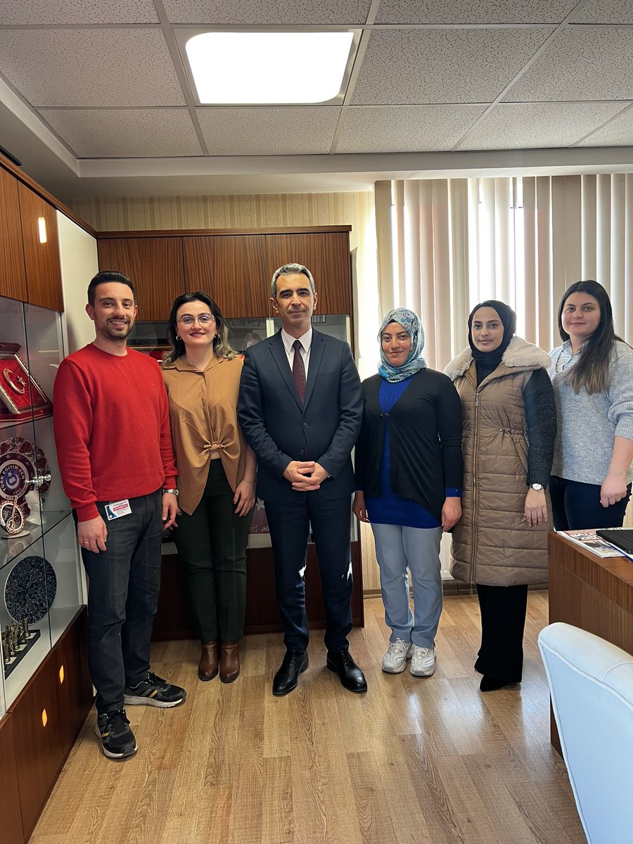Orhan KÜTÜK (@orhankutuk41) on Twitter photo 2016 yılından itibaren PIKTES projesi kapsamında KPSS puanı ile 29 İL de öğretmen olarak görevlendirilen genç meslektaşlarımız ziyaretimize geldiler. Yaşanan gelişmeler neticesinde haklı olarak İŞ GÜVENCESİ kaygısı taşıyorlar. MEB’in işçi kadrosunda görev yapan meslektaşlarımızı 2016 yılından itibaren PIKTES projesi kapsamında KPSS puanı ile 29 İL de öğretmen olarak görevlendirilen genç meslektaşlarımız ziyaretimize geldiler. Yaşanan gelişmeler neticesinde haklı olarak İŞ GÜVENCESİ kaygısı taşıyorlar. MEB’in işçi kadrosunda görev yapan meslektaşlarımızı