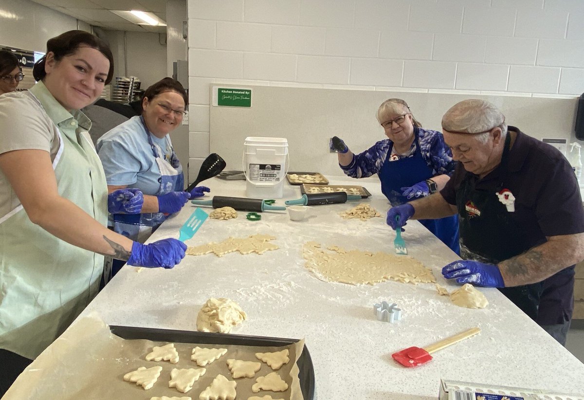 AgeCare Riverview &amp; Valleyview have been busy in the community! 🎄✨

🎨 Riverview decorated Tim Hortons' Smile Cookies.
🍞 Valleyview donated 100+ lbs of food and $102 to the food bank.
🍪 Valleyview baked cookies for The Root Cellar.

#retirementliving #giveback #holidaycheer