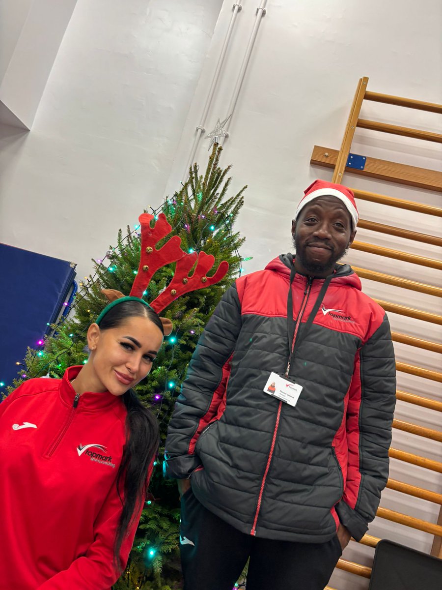 TopmarkSports's tweet image. 🎄Merry Christmas from all at @GORDONBROCK_ASC! 

#TOPMARK