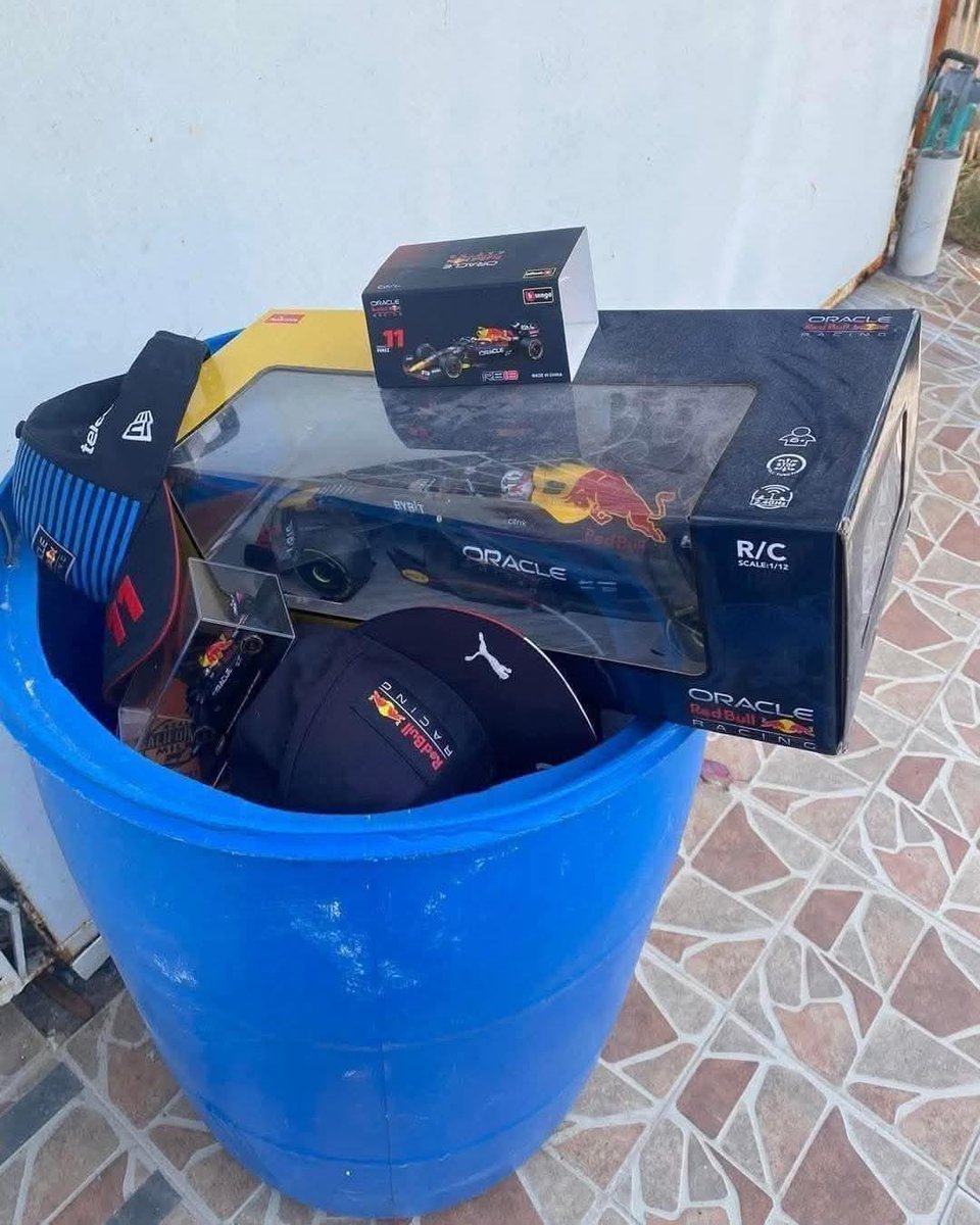 f1trollofficial's tweet image. Meanwhile in Mexico