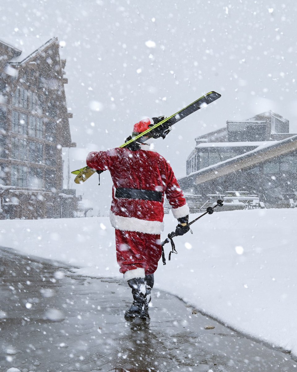 SchweitzerID's tweet image. Your last-minute holiday getaway awaits! 🎄  Wake up to a winter wonderland, ski from your front door, and take part in all the fun holiday happenings. A limited number of slopeside lodging options are still available - book your stay today!

#schweitzerlife #holidaygetaway
