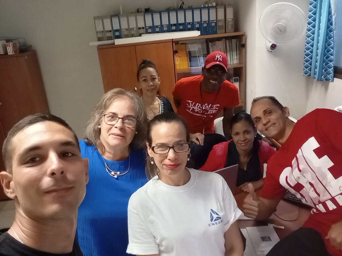 moraimaenr20's tweet photo. Trabajadores del Centro de Neurociencias de Cuba #DePieCombatiendo, listos para la marcha!
#Marcho
@BioCubaFarma @HaydeeRo2 https://t.co/kXGVV1hmt0