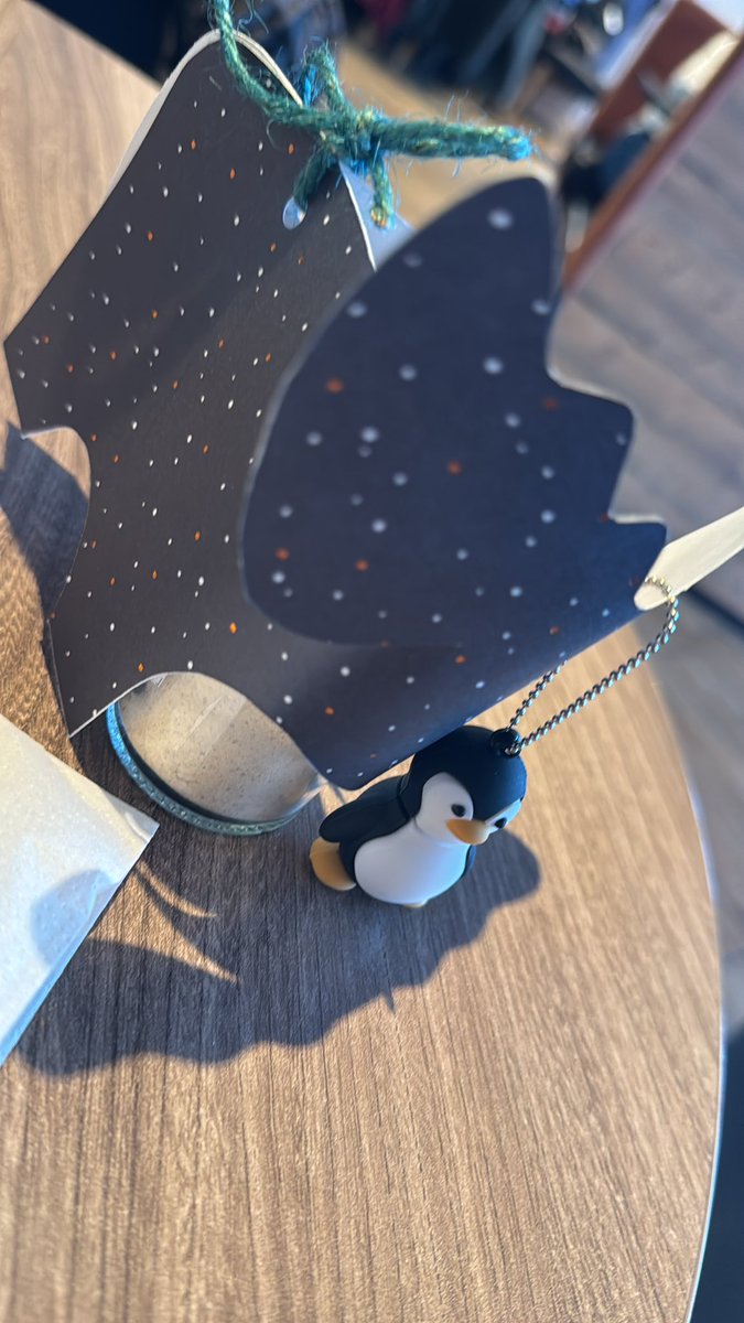 derKavka tweet media