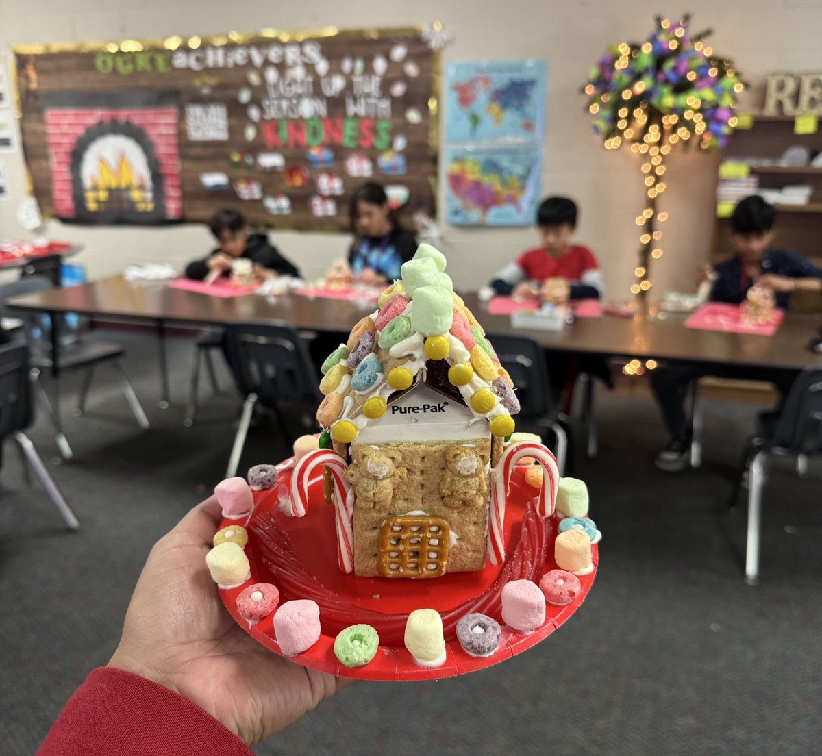 Thaida García, M. Ed (@senoritagarcia_) on Twitter photo Thank you <a href="/ayedaudet/">Ariel Daudet</a> for inviting me to make gingerbread houses with your NAC class 🧑🎄 🎄 Thank you <a href="/ayedaudet/">Ariel Daudet</a> for inviting me to make gingerbread houses with your NAC class 🧑🎄 🎄