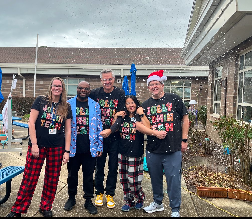 In my Cyndi Lauper voice: 
 🎤 🎶Admin "just wanna have fun!" 🎶 🎤    HappPpPppy happiest of holidays and very merry, best &amp; prosperous wishes from the Seatack Dreamer dream team !! 🤗🥰