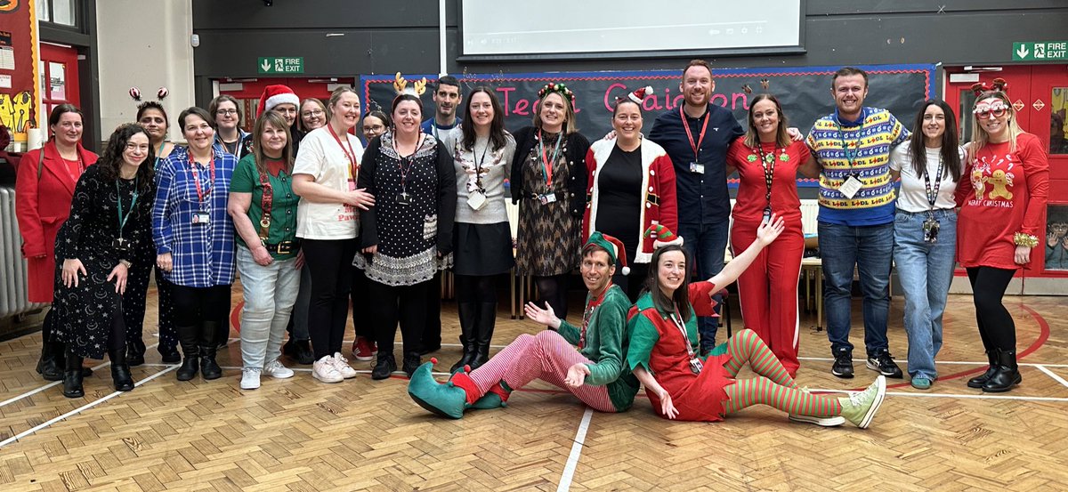 CraigtonPrimary's tweet photo. Merry Christmas to our families, friends and colleagues from all at Craigton Primary ❤️ We wish you a happy and peaceful Christmas 🎄 

The staff team finished a great year by singing a very special Craigton version of ‘The 12 Days of Christmas’ 🎄 🎅 https://t.co/AypiLBJXY9