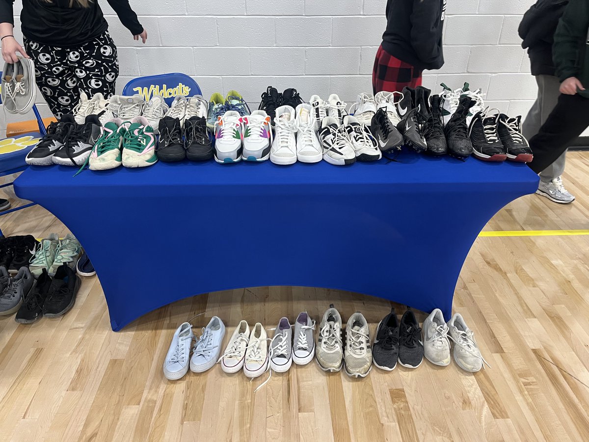 Tis the Season ✨ 

Over the past couple months, our team collected and donated basketball shoes to give to student athletes at Wheeling Middle School. 

We spent time discussing being a good teammate and the challenges of being a student athlete. 

It’s Bigger than Basketball!
