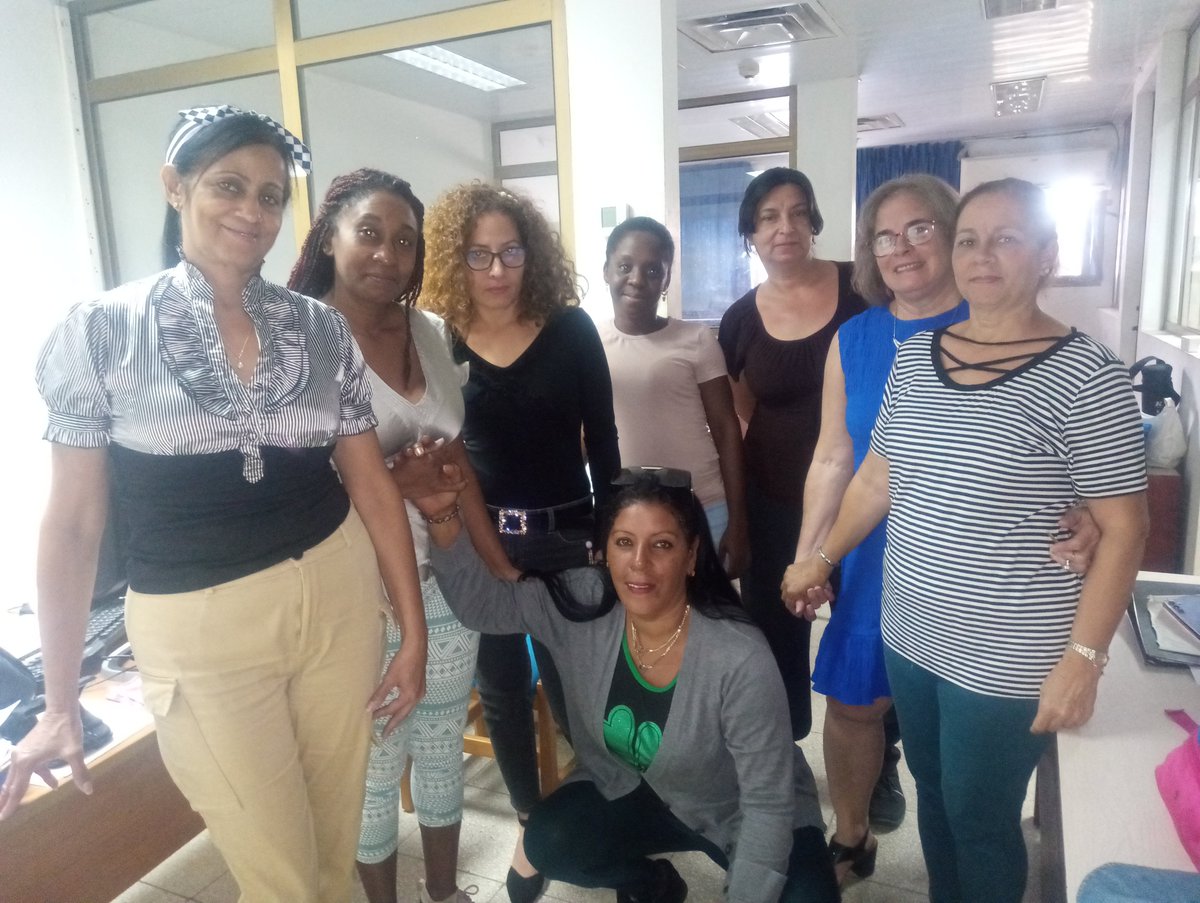 moraimaenr20's tweet photo. Trabajadores del Centro de Neurociencias de Cuba #DePieCombatiendo, listos para la marcha!
#Marcho
@BioCubaFarma @HaydeeRo2 https://t.co/kXGVV1hmt0