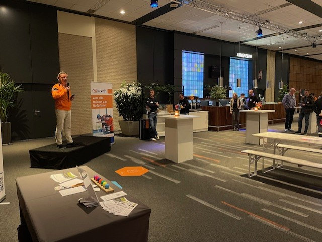 Jeroen Otter sluit het NLcoach Nationaal Coach Congres af met een aantal reacties vanuit de tevreden coaches die veel kennis hebben gedeeld. Zo nog verder praten bij het diner. Dank <a href="/nocnsf/">NOC*NSF</a> voor het mede mogelijk maken van dit congres!