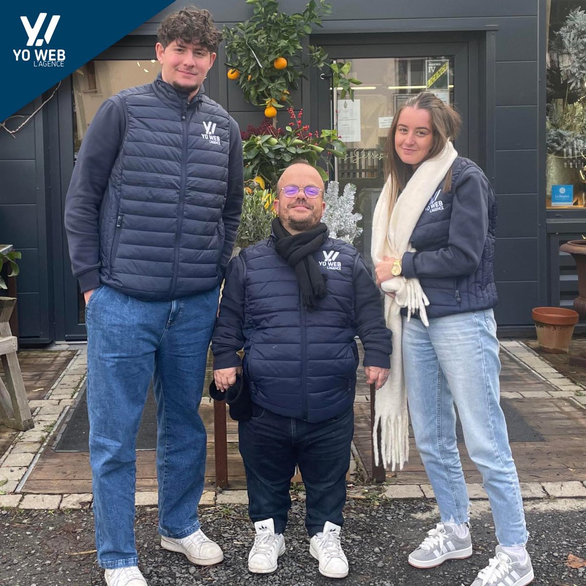 agence_yoweb's tweet image. Belle fin d’année à tous ! 📷 Nous la clôturons 📷 par un moment de détente au restaurant Les serres de babylone 📷 📷, suivi d’un passage chez #GREENBEERSPA📷 , et le traditionnel Secret Santa 📷.
Cultivons vos différences… #Yoweb📷