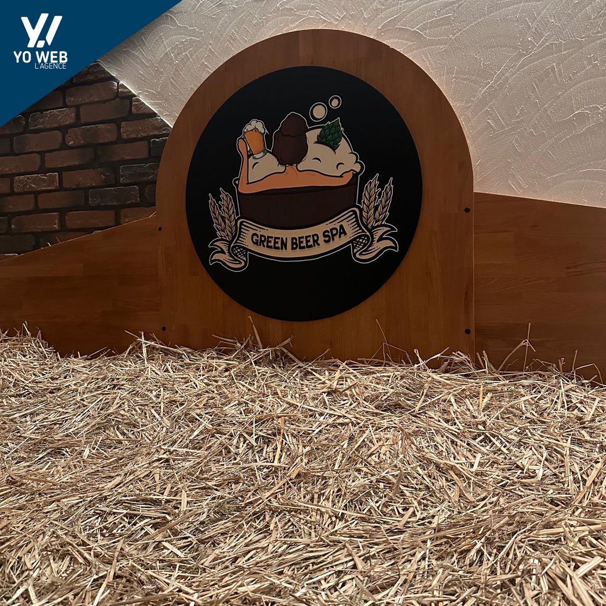 agence_yoweb's tweet image. Belle fin d’année à tous ! 📷 Nous la clôturons 📷 par un moment de détente au restaurant Les serres de babylone 📷 📷, suivi d’un passage chez #GREENBEERSPA📷 , et le traditionnel Secret Santa 📷.
Cultivons vos différences… #Yoweb📷