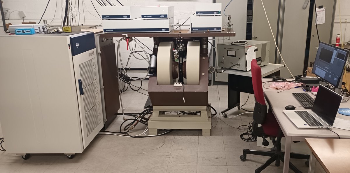 After an intense week of tests, our new <a href="/bruker/">Bruker</a> EPR ELEXSYS II spectrometer was installed, with X- and Q-band capabilities and an Arbitrary Waveform Generator. Over the next year we plan to upgrade it with new features (news to follow).

We hope it will be a happy New Year!
