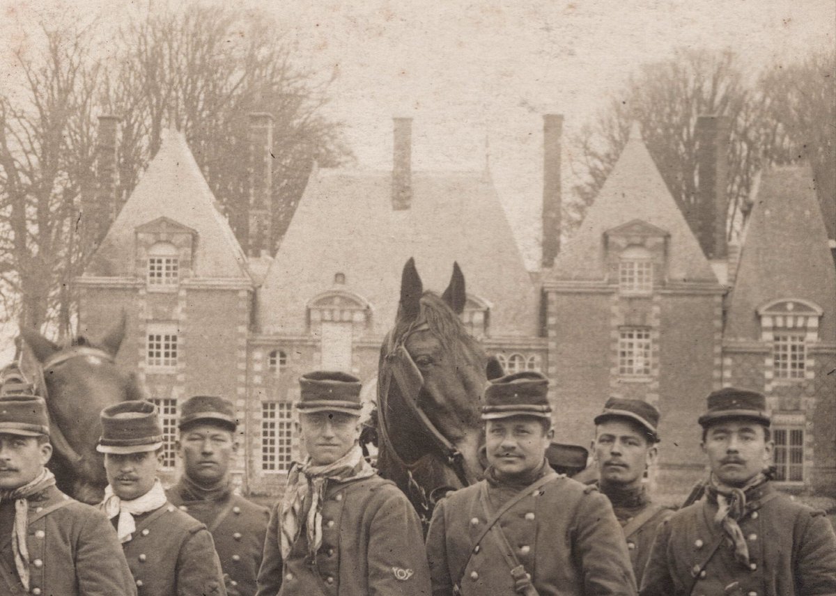Help ! quelqu'un saurait-il identifier ce château ? On est vraisemblablement en Normandie, près de Rouen. Merci pour toute piste !