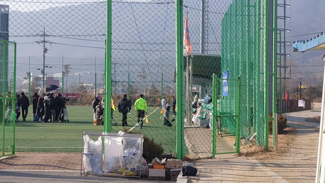 yejiinsi6's tweet image. Daha net foto ne zaman gelir ???
#kimhyeyoon #soloman