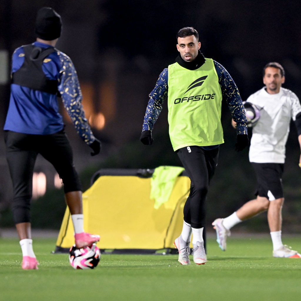 🚨🚨🚨

عبدالرزاق حمدالله لاعب #الشباب 

" باقي 10 أهداف وأصبح الهداف التاريخي للدوري، احاول كسر الرقم بأقرب وقت ممكن، اذا كسرت الرقم بشوف الرقم اللي بعده وأكسره "