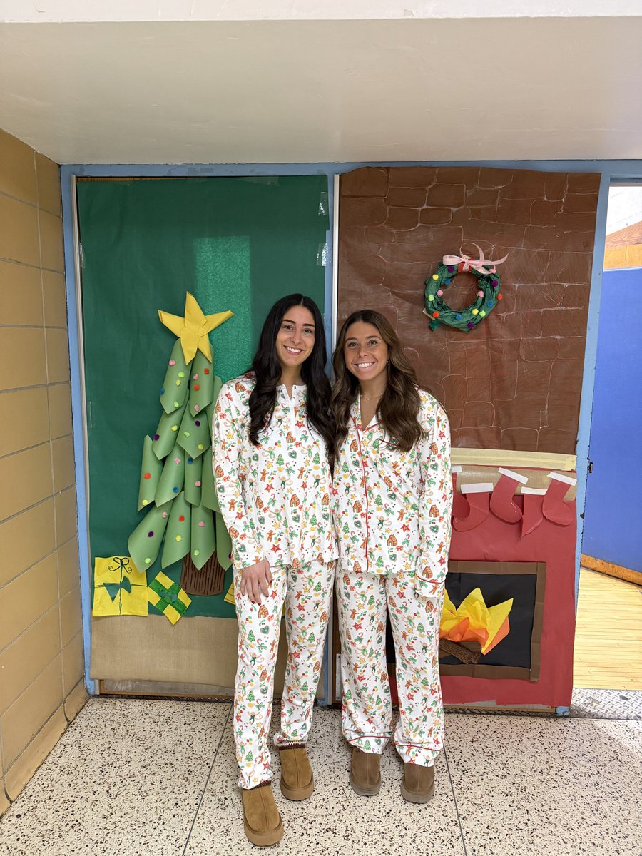 Door decorating and Holiday fun at OMS!! <a href="/MissEjnes/">Dakota Ejnes</a> <a href="/BrushLuke/">Luke Brush</a>