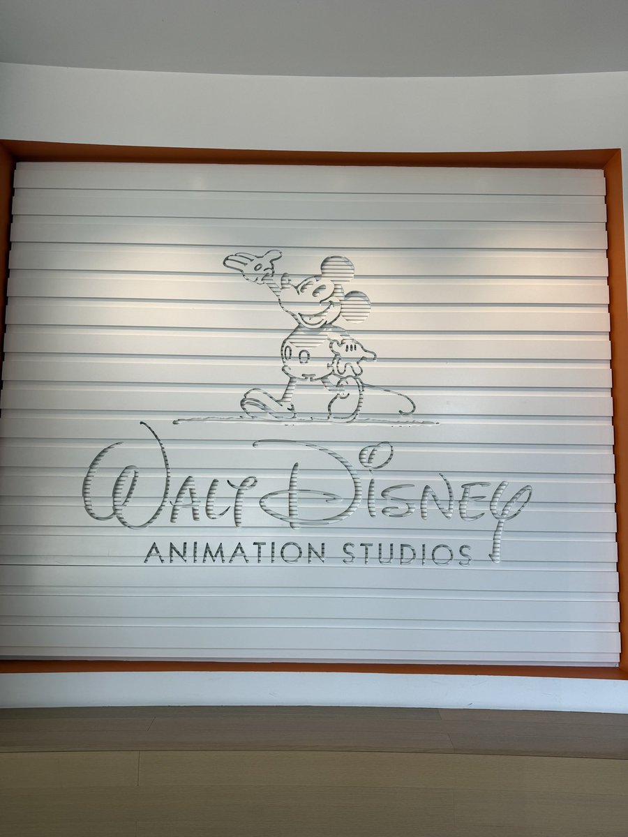 heidijogilbert's tweet image. So fun to be back at Disney again for The Wild Robot.  One of my favorite panels yet.  Such good questions! Thank you for making us feel so welcome! 🥰