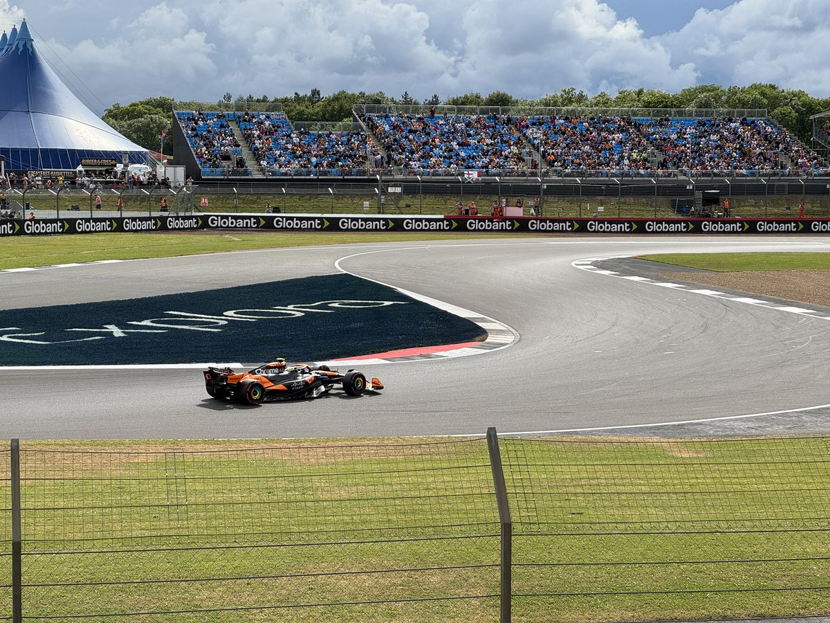 Mog0_S's tweet photo. @ln4jpg Lando in Silverstone this year 🤩 https://t.co/x6uIRhlVKv