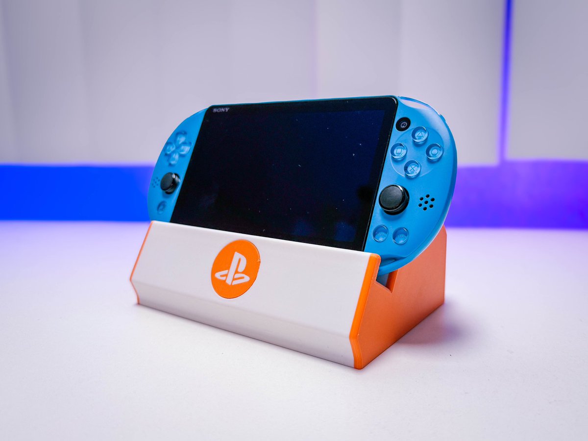 Here’s a peek at the PS Vita TV dock I’ve been designing!! Wasn’t too happy with the existing tv docks out there on the market, so I designed my own with the help of a friend!! 

Gonna be releasing for FREE alongside the new video 🤗