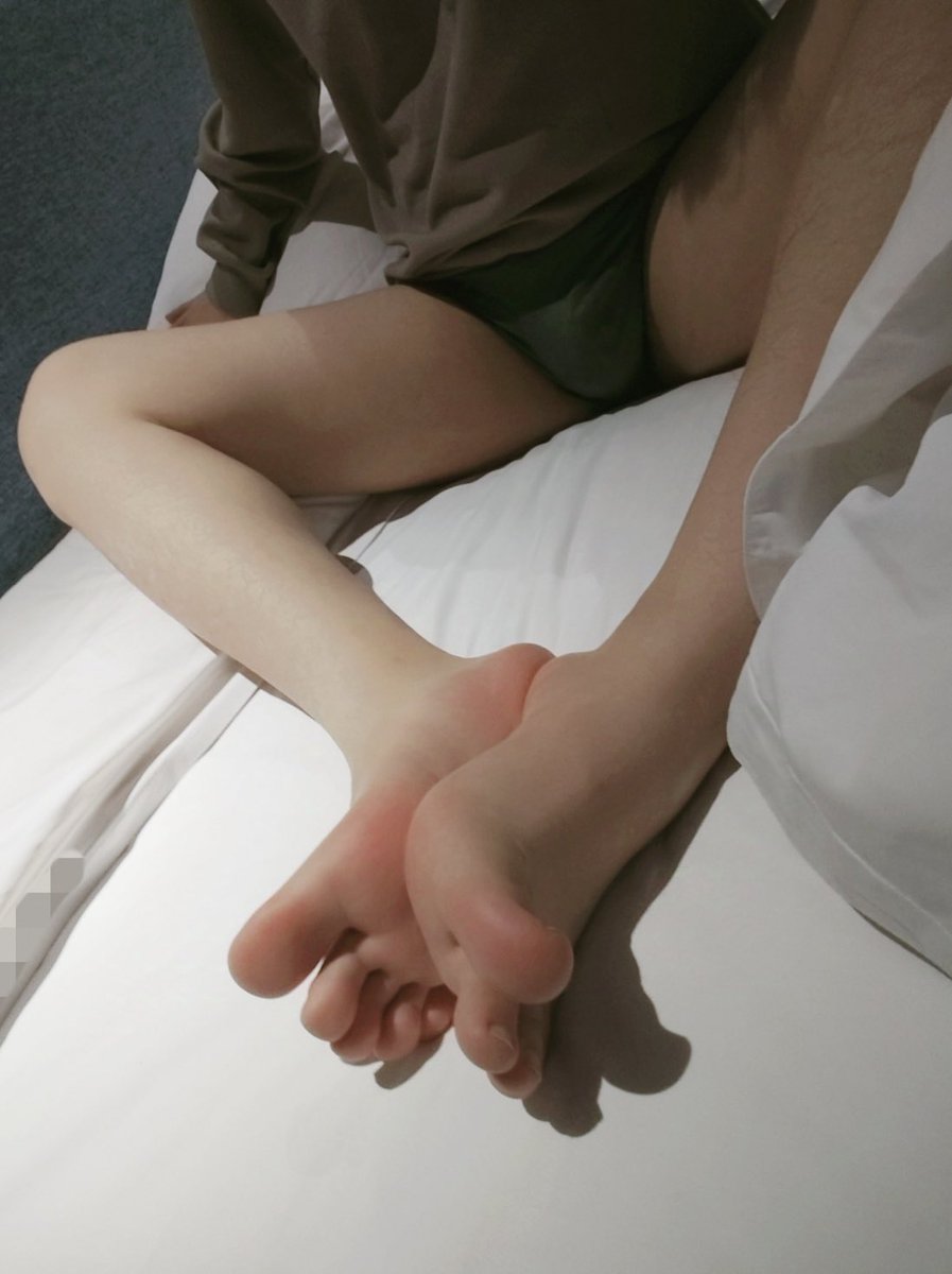 阿乐乐（阴暗爬行版） tweet media