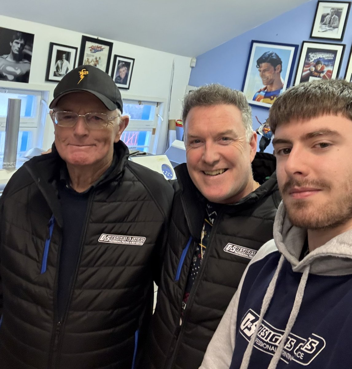 3 Amigos 😃,
Happy Christmas everyone