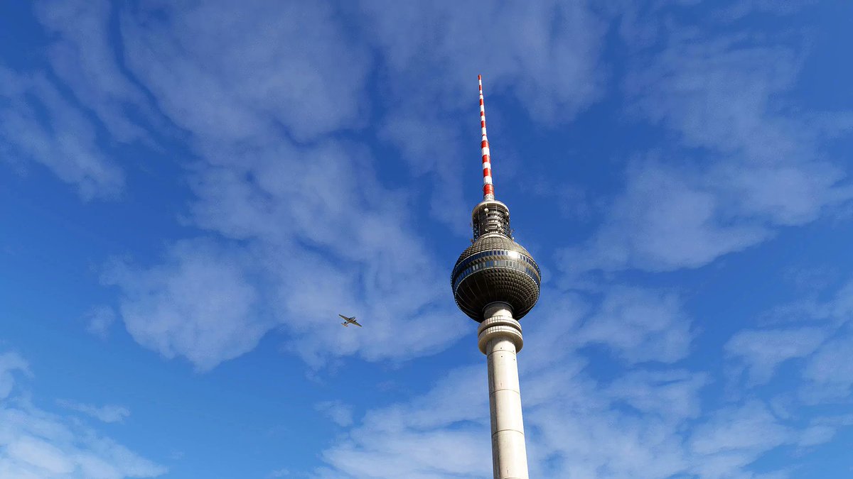 simflight's tweet photo. Master VFR navigation over Berlin and Brandenburg with this incredible MSFS add-on. Featuring over 1,000 meticulously placed landmarks, including castles, bridges, and towers.
https://t.co/lhYPAiOnvB
#BERLIN #BRANDENBURG #LANDMARKSOFGERMANY #GERMANY #FSDG #SIMMARKET https://t.co/AZ6FDUS24Q