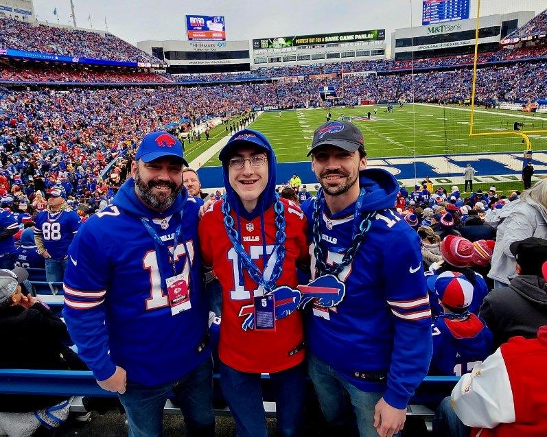 27.
That’s how many surgeries young Alex endured in his childhood.
He lives in South Carolina but was raised a Bills fan. His dad’s posts went viral, and Bills fans had a special gift for Alex and family.
The story on @wgrz 4pm and weekend Daybreak.
Have a merry Christmas!