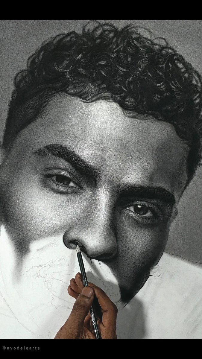 Pencil drawing on Strathmore paper.
Work in progress 🥂