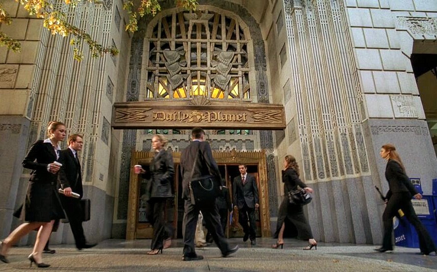 an art deco dream combining the architectural idealism of the 1920s with contemporary finishes in (what else) reds, yellows, and blues

production design: james philpott
art direction: dustin farrell