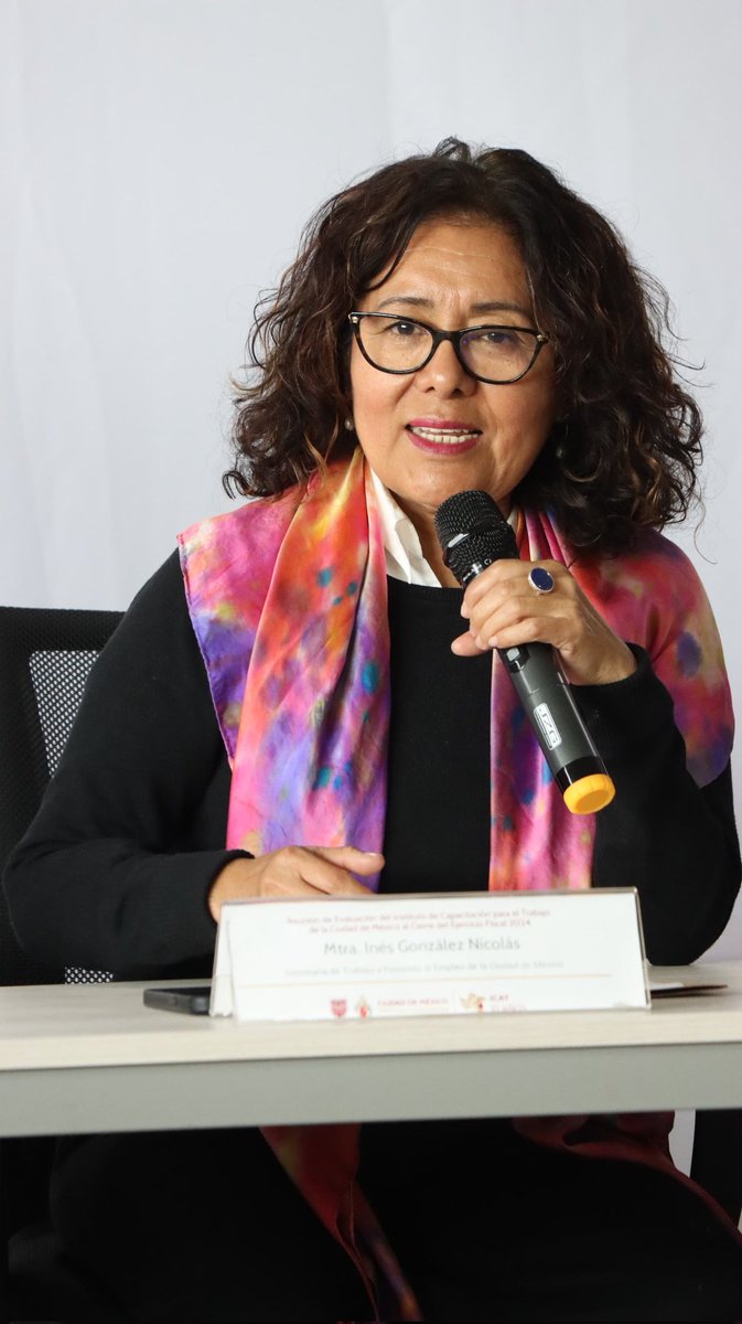 Ines_GONI's tweet photo. ¡En la #CapitalDeLaTransformación tenemos el compromiso de potenciar la capacitación laboral! 🌟👩🏻‍🏫

Este viernes, realizamos la entrega de constancias correspondientes al taller "Discriminación y violencia en el trabajo: causas, manifestaciones y estrategias para combatirlas".

¡Felicitaciones a las colaboradoras y colaboradores de @icat_cdmx que cursaron este taller, quienes son clave en la estrategia de capacitación laboral de la Ciudad de México!

#UtopíaLaboral #ClaraJefaDeGobierno