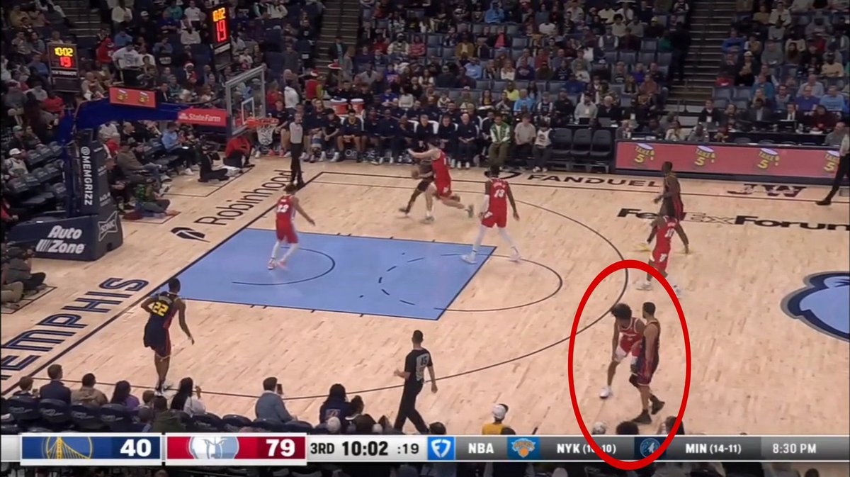 TheWarriorsTalk's tweet photo. This is how teams are guarding Steph on a nightly basis 🥵

(via @ZoSpicyDubs) https://t.co/OtZkVbbNgm