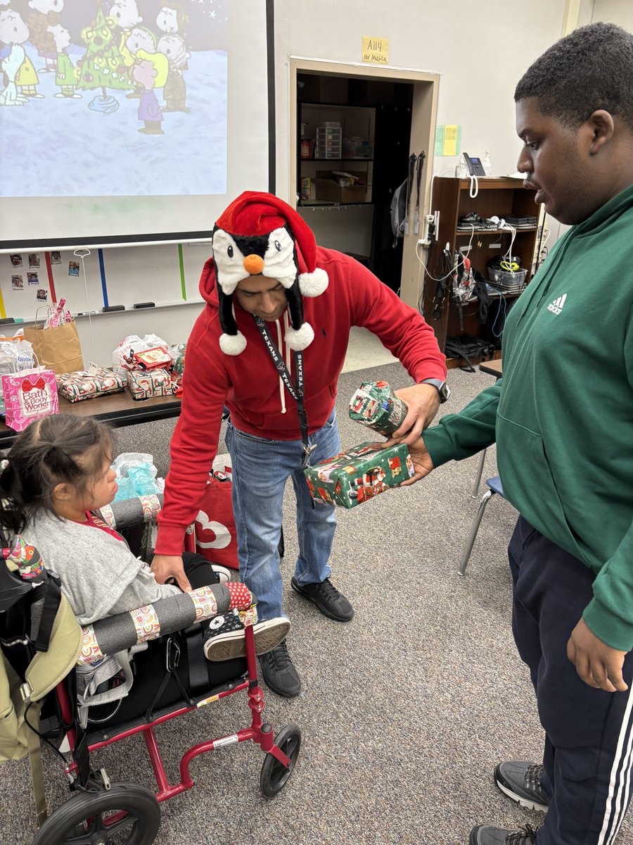 mujicareddix tweet media