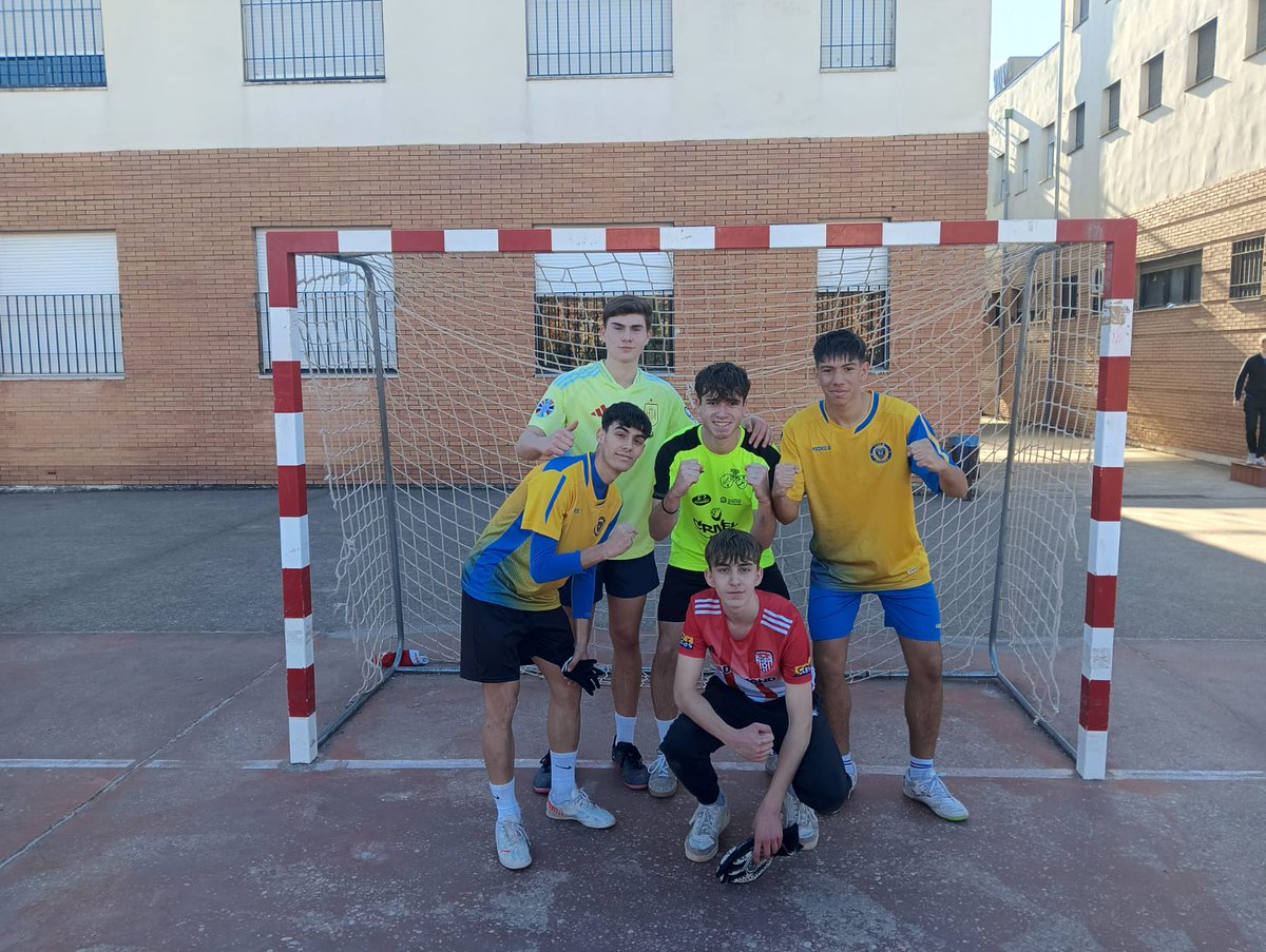 Os presentamos al equipo ganador de fútbol sala en la categoría bachillerato - Ciclos