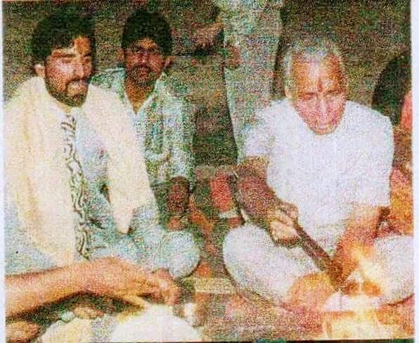 SAJANBHARDWAJ7's tweet image. जब राष्ट्र मुखिया कहे,न्यायपीठ कहे कि एक ट्वीट x पर मेरी सरकार action लेती है। #SupremeCourt कहे हम सर्वोच्य न्यायदाता, न्यायकर्ता हैं तो देशवासियो आश्चर्य की कोई सीमा नहीं रहती,किस कदर देश लावारिश की तरह जी रहा है? अम्बेडकर पर लड़ने वालों इन 150 करोड़ लोगों के साथ अन्याय क्यों??