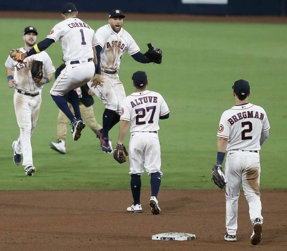 CyYoungMaldy's tweet photo. My god this pic is just gut wrenching https://t.co/ui1r1Gzkob