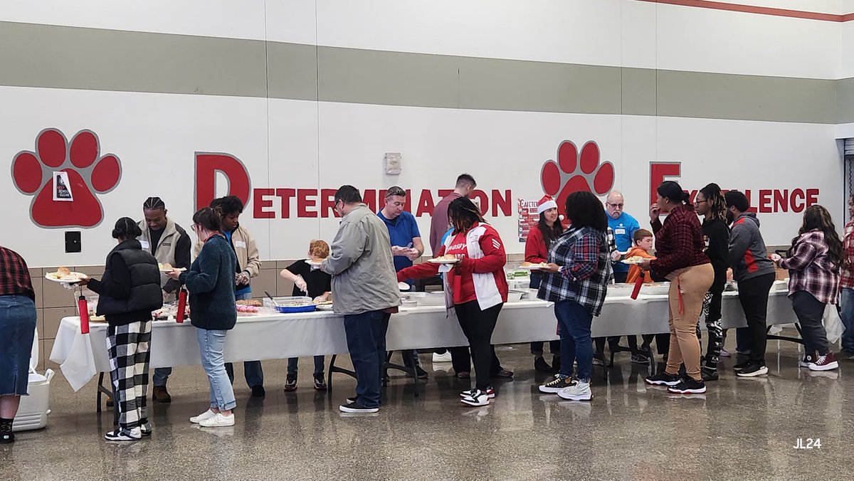 CrosbyMSCougars's tweet photo. We had a wonderful Christmas luncheon to celebrate the conclusion of the Fall semester and the start of our holiday break! #CMS
Thank you to Faith Family Church for volunteering and ensuring we were well taken care of. Your support means so much to us! #ElevateTogether 🙌🏽 https://t.co/IJavGhw69A