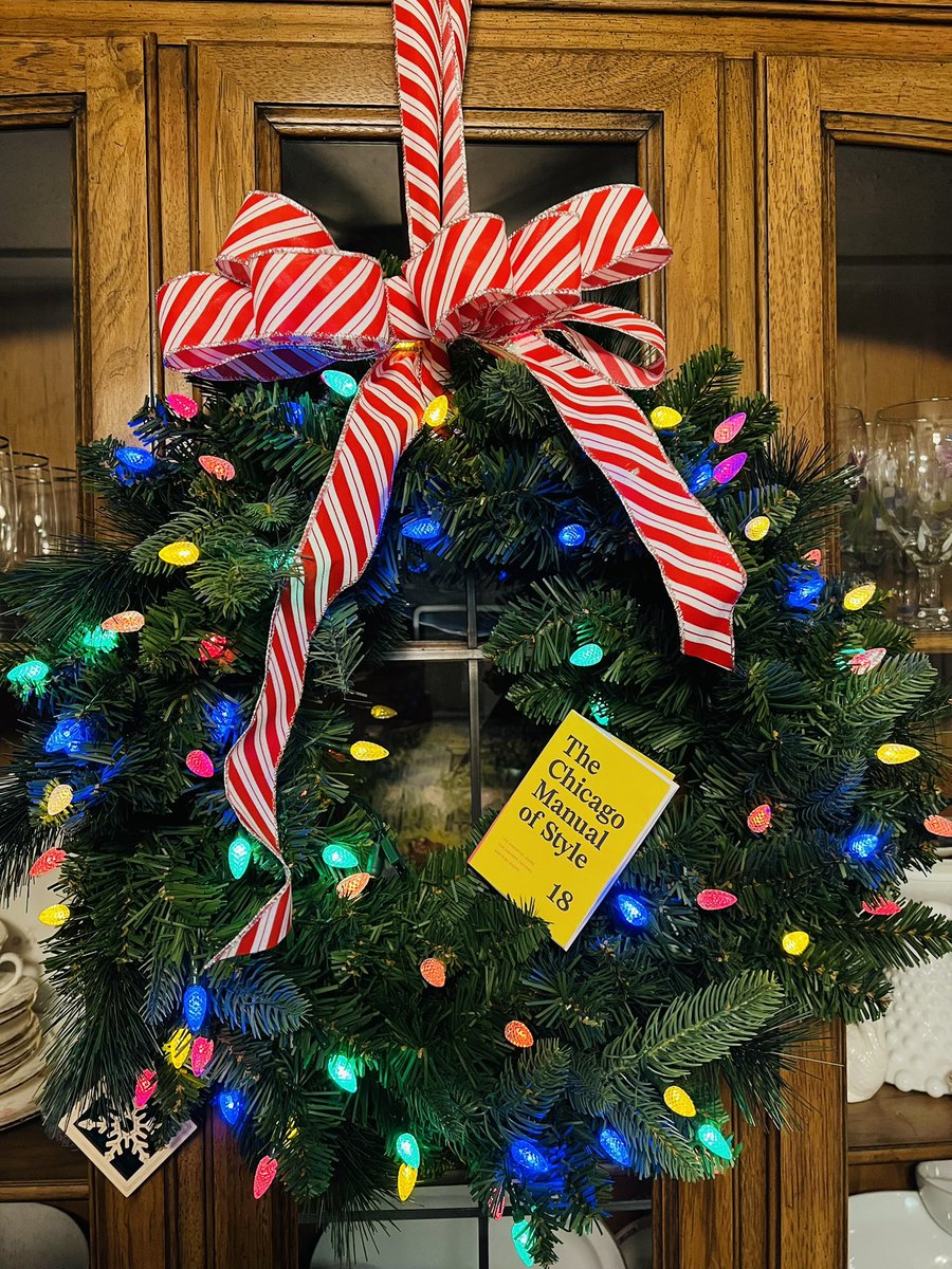 TweedEditing's tweet photo. It’s beginning to look a lot like CMOS! 📒 
@ChicagoManual #cmos #chicagostyle #cmos18 #chicagomanual https://t.co/irQuNJgfWz