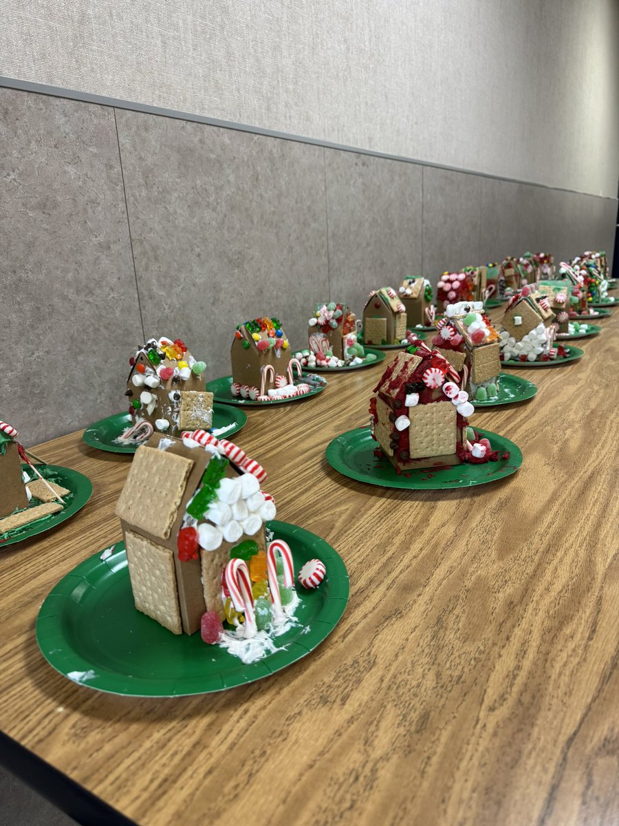 Math Gingerbread Houses! We used geometry, measurement, and graphing to help us create these beautiful masterpieces! I’m so proud of their creativity and how they turned out! #MyMISD <a href="/MinshewColts1/">MinshewColts1</a> @slsovereign