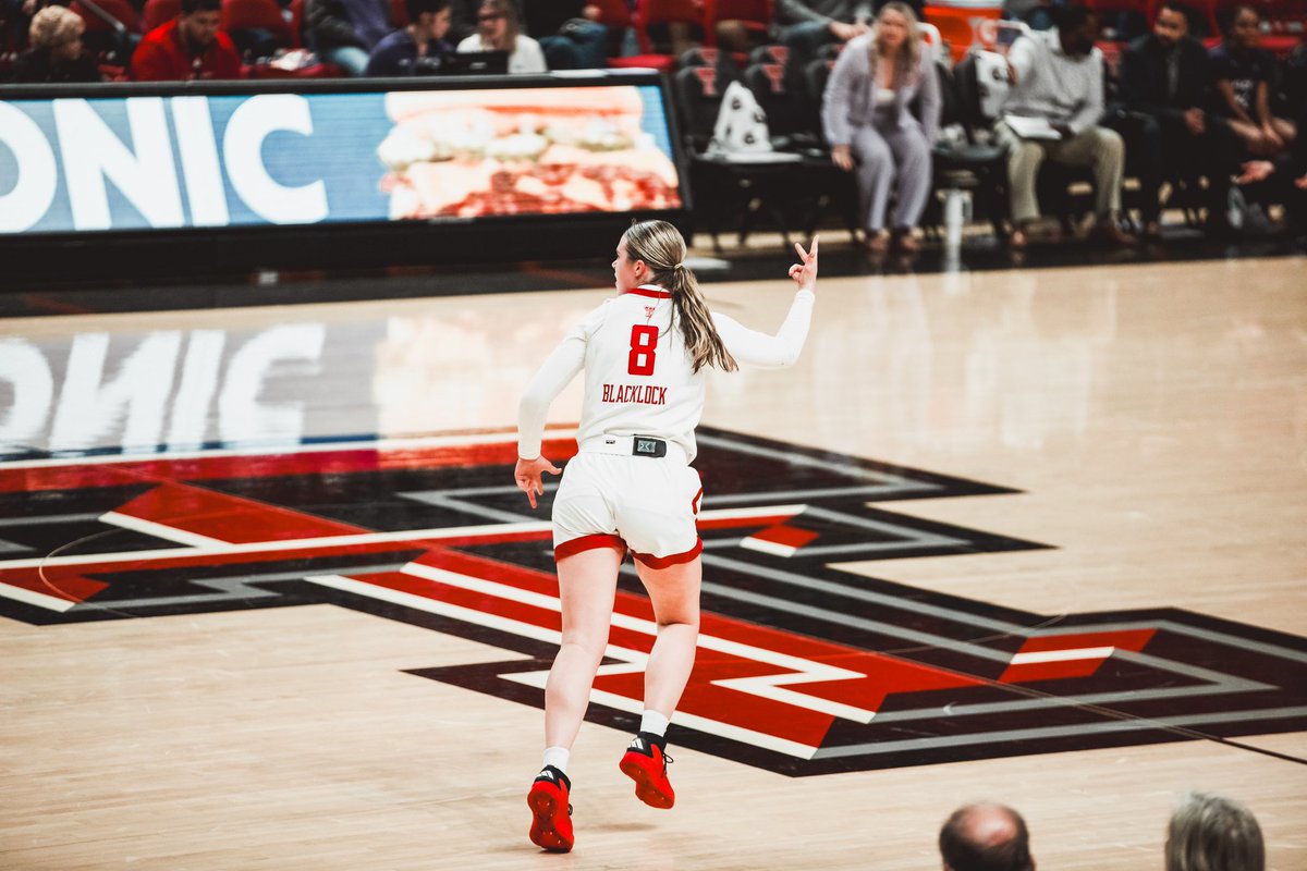 Huge thank you to the <a href="/MatadorClubOrg/">The Matador Club</a> for their support all season long!! Love getting to wear the red and black this year, wreck em 🥹🫶🏻