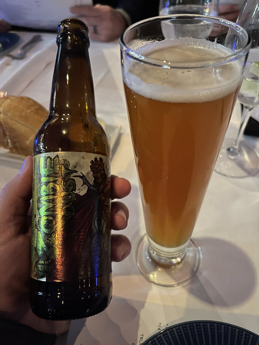 RossTuckerNFL's tweet image. When in Indy…🍻

What are you guys working with tonight?

#ShowMeYourBeer