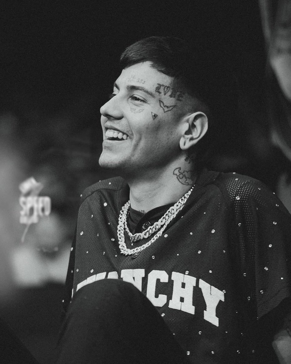 𓆰𓆪 tweet media