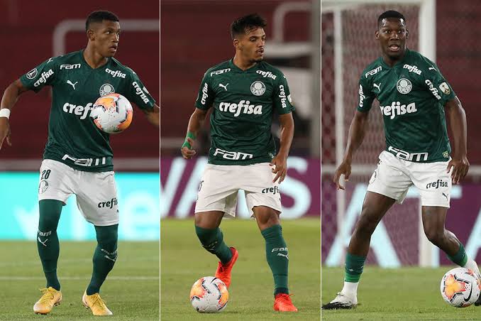 O meio de campo do jogo que coloca o Palmeiras num novo nível agora é só memória. 

Poucos jogos na história alviverde será maior que River Plate 0x3 Palmeiras no Libertadores de América em Avellaneda.

Foi daora viver Danilo, Patrick de Paula e Gabriel Menino jogando juntos.
