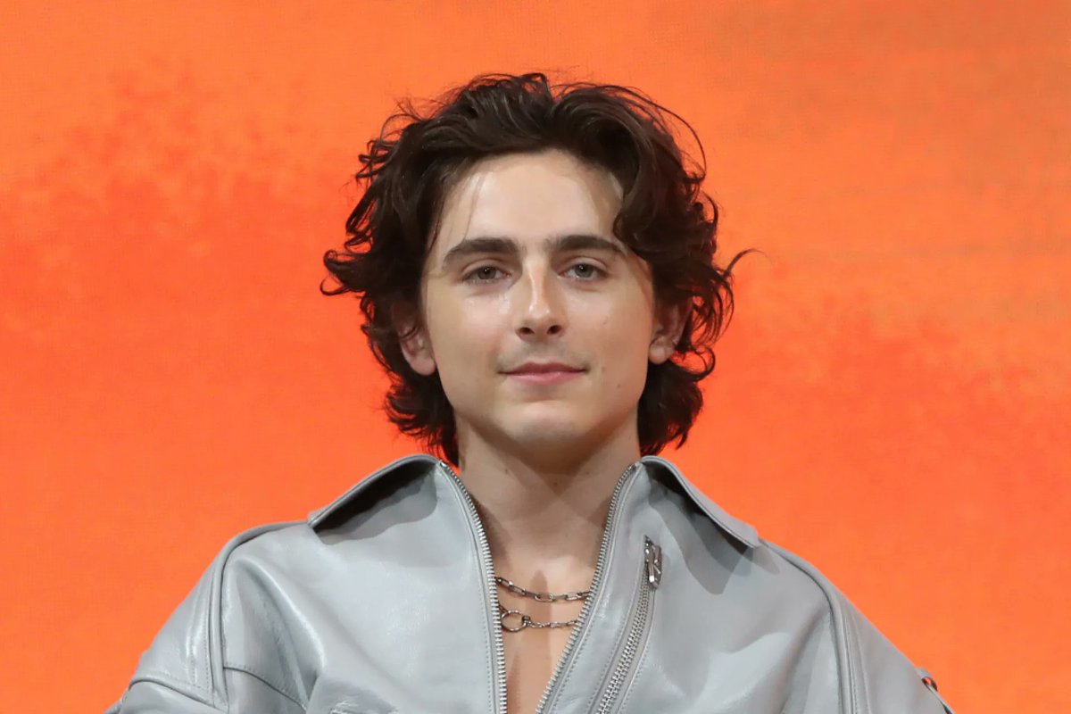Timothée Chalamet says "there’s nothing more uniquely hilarious" than losing an acting award and ripping up your acceptance speech afterward.

"You get home and you tear up the little thing that you never had to use and you think to yourself, ‘You narcissistic arrogant prick. On