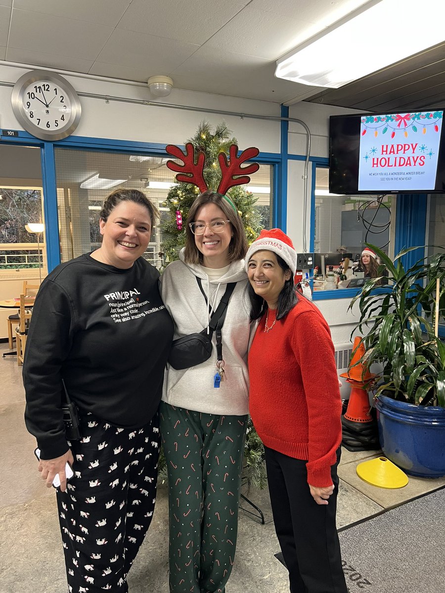 I took part in <a href="/HeightsSeymour/">Seymour Heights Elementary</a> “Camp Read” initiative to promote literacy &amp; ♥️of reading as a special guest this morning. I read to the Gr 1 Students in Ms Nicholls &amp; Ms Vanderham’s classrooms. TY Principal <a href="/c_huds/">Cindy Hudson</a> &amp; VP Lauren for invite. Happy Holidays &amp; Best Wishes for 2025🎄