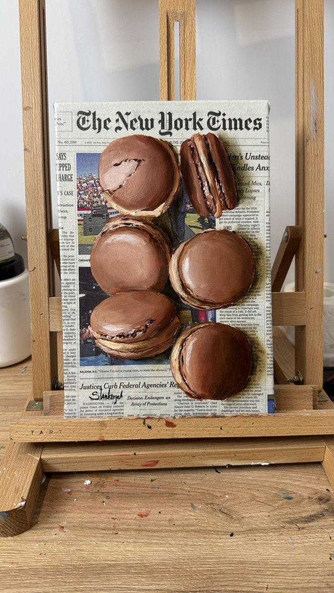 Mocha Mousse Macarons oil painting ☕️