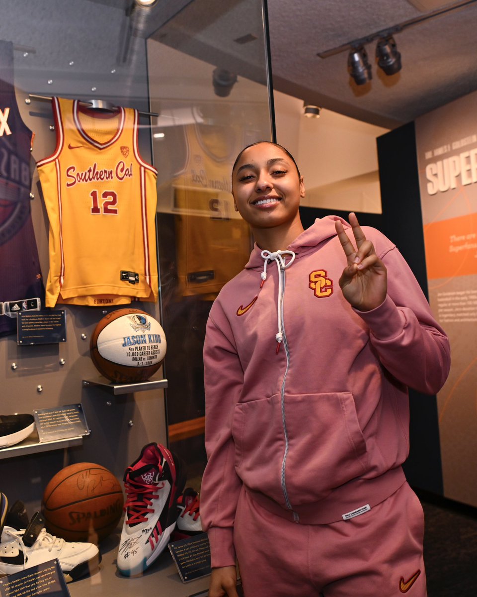 USCWBB's tweet photo. Sophomore in college with her jersey already in the Naismith Basketball HOF 🔥

That’s tough, JuJu ✌️ https://t.co/Xm9A2EMPFL